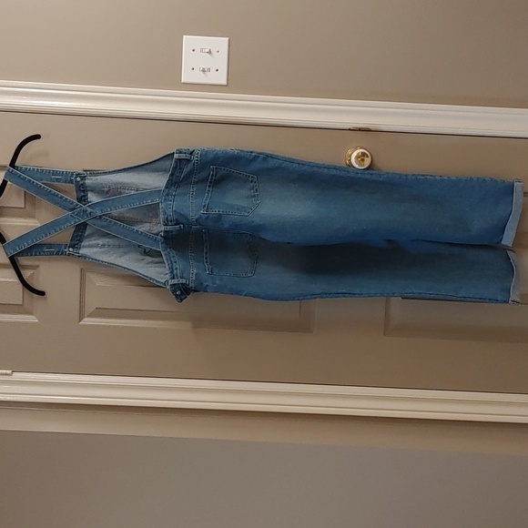 🍁NWT Girl"s Embroidered with Patches Denim Overalls - Picture 10 of 14